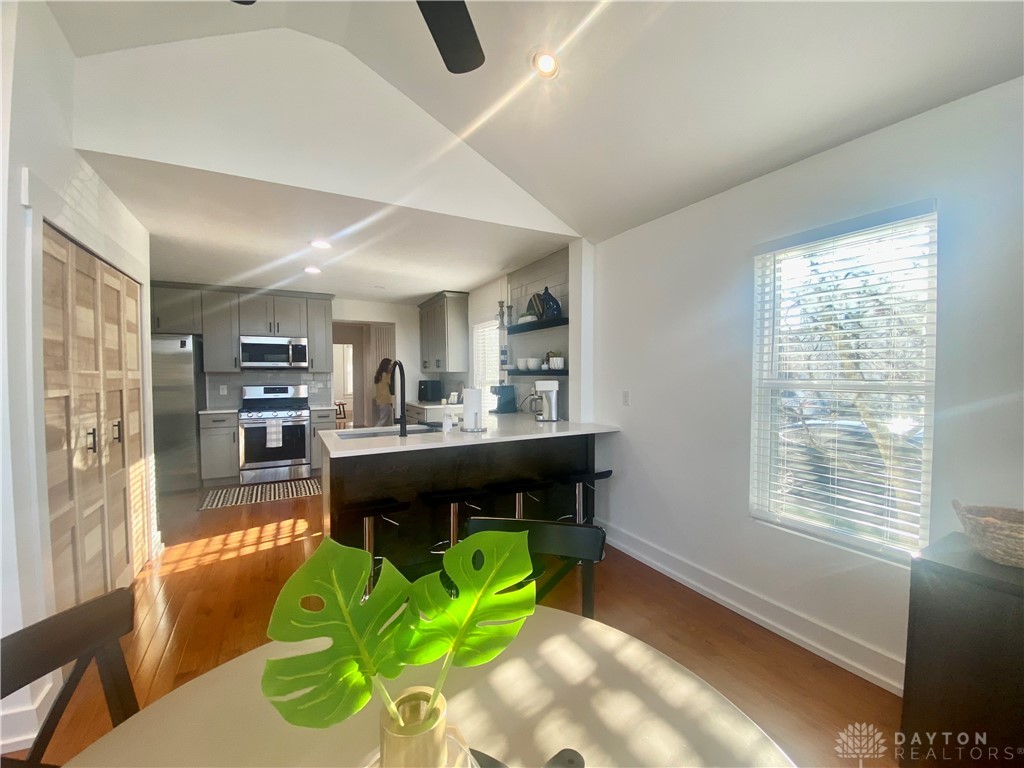 103 E Walnut Street