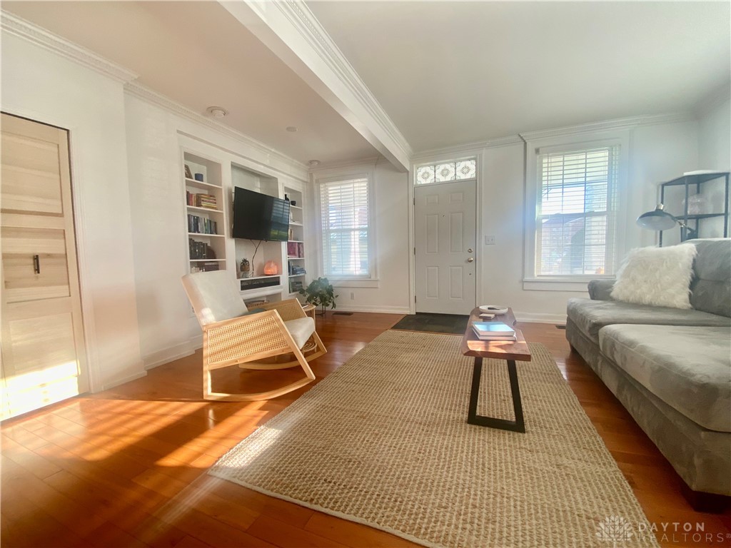 103 E Walnut Street