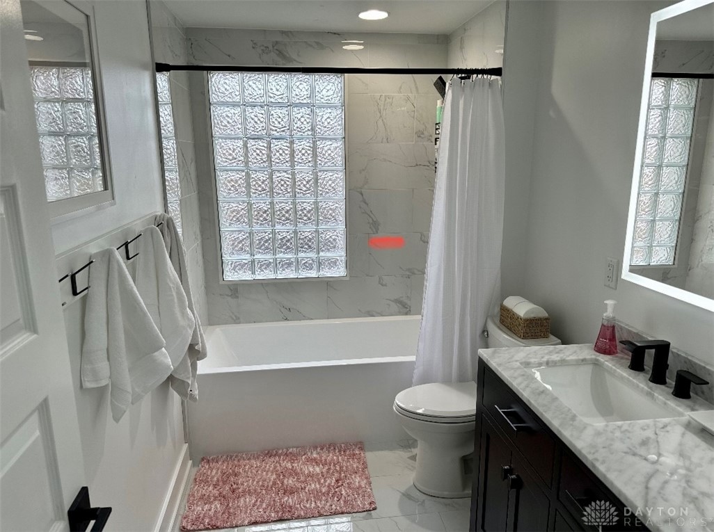 103 E Walnut Street