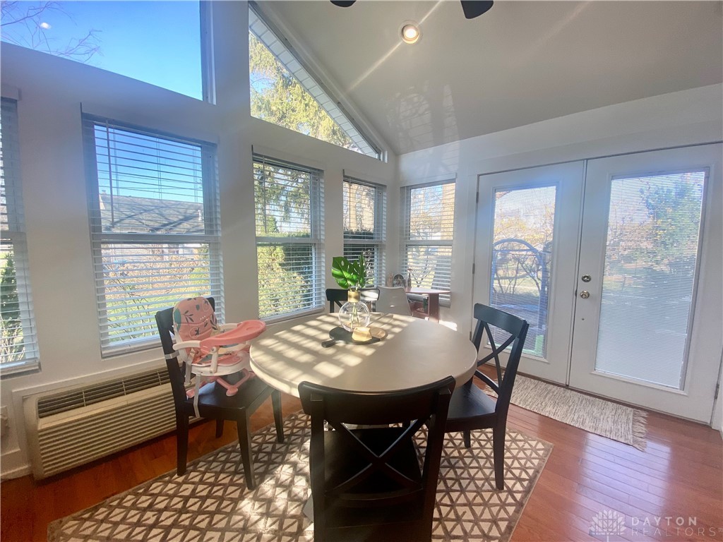 103 E Walnut Street