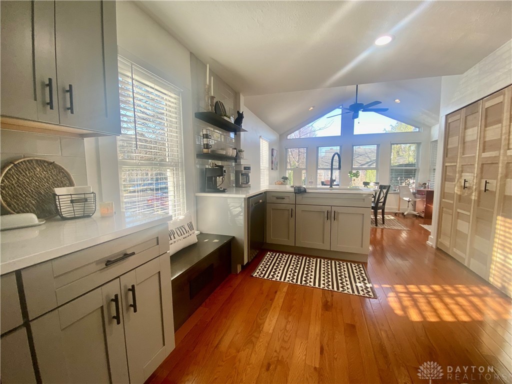 103 E Walnut Street
