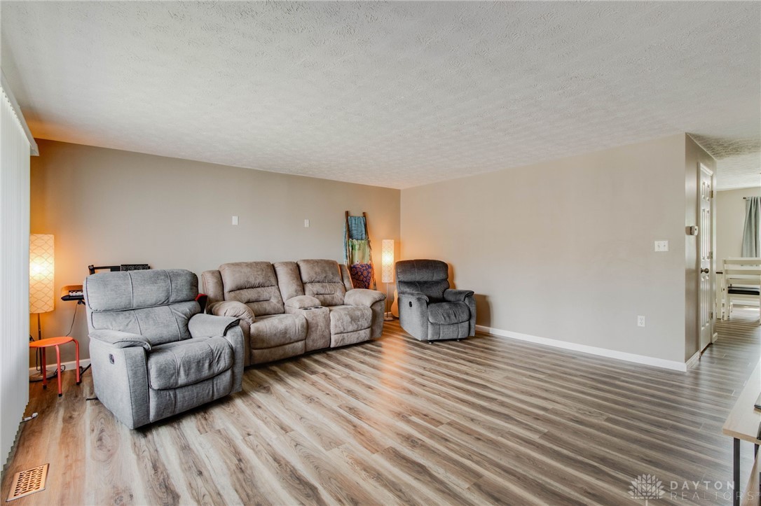 2634 S Kings Arms Circle