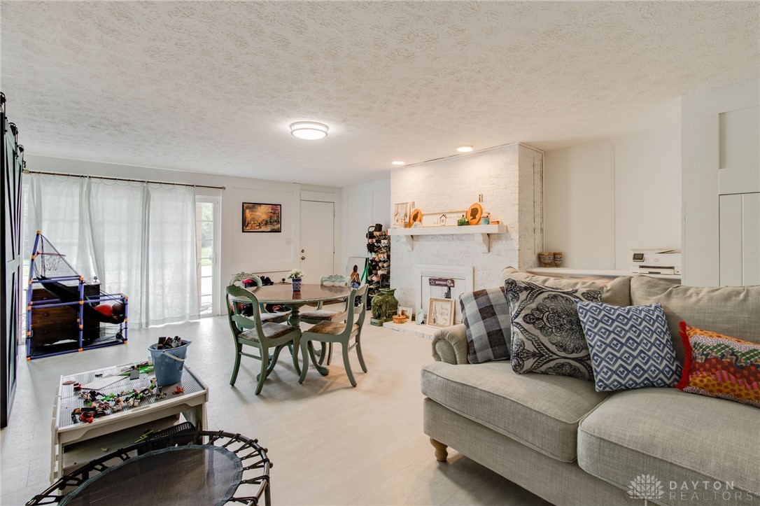 2634 S Kings Arms Circle