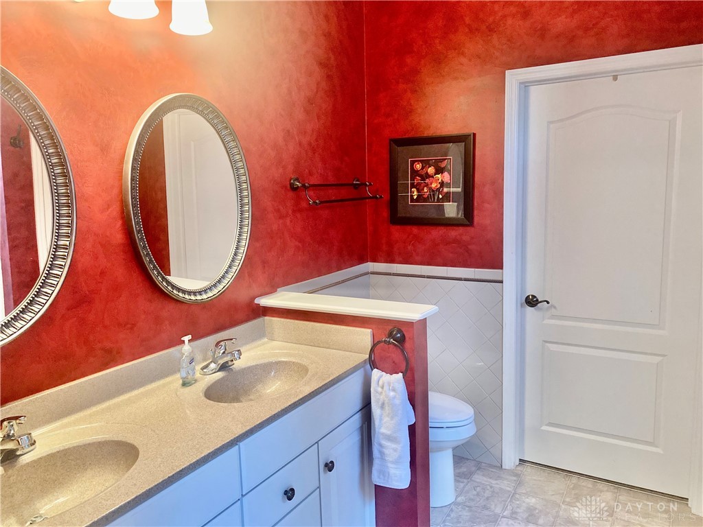 9761 Rose Petal Drive