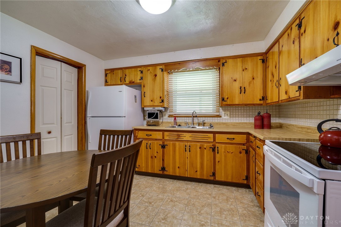 3351 Glen Helen Road