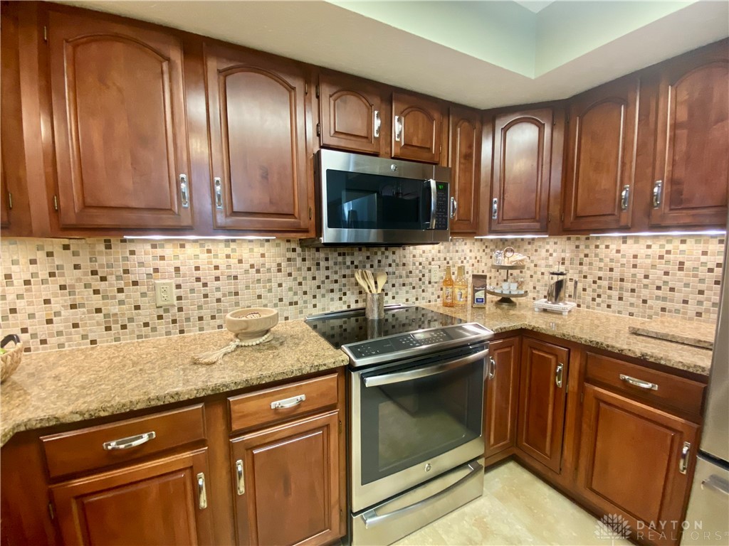 785 Hardwick Court