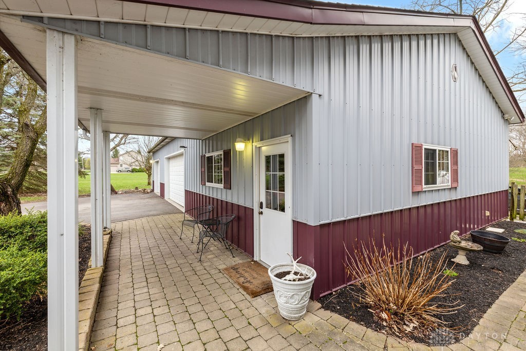 950 Old Springfield Road