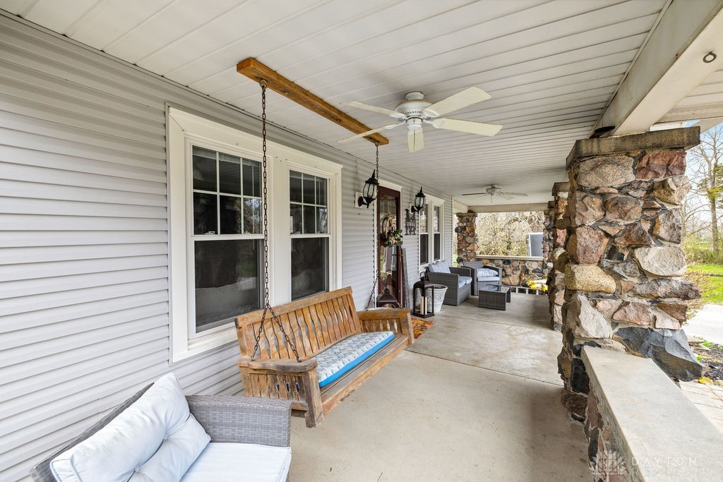 950 Old Springfield Road