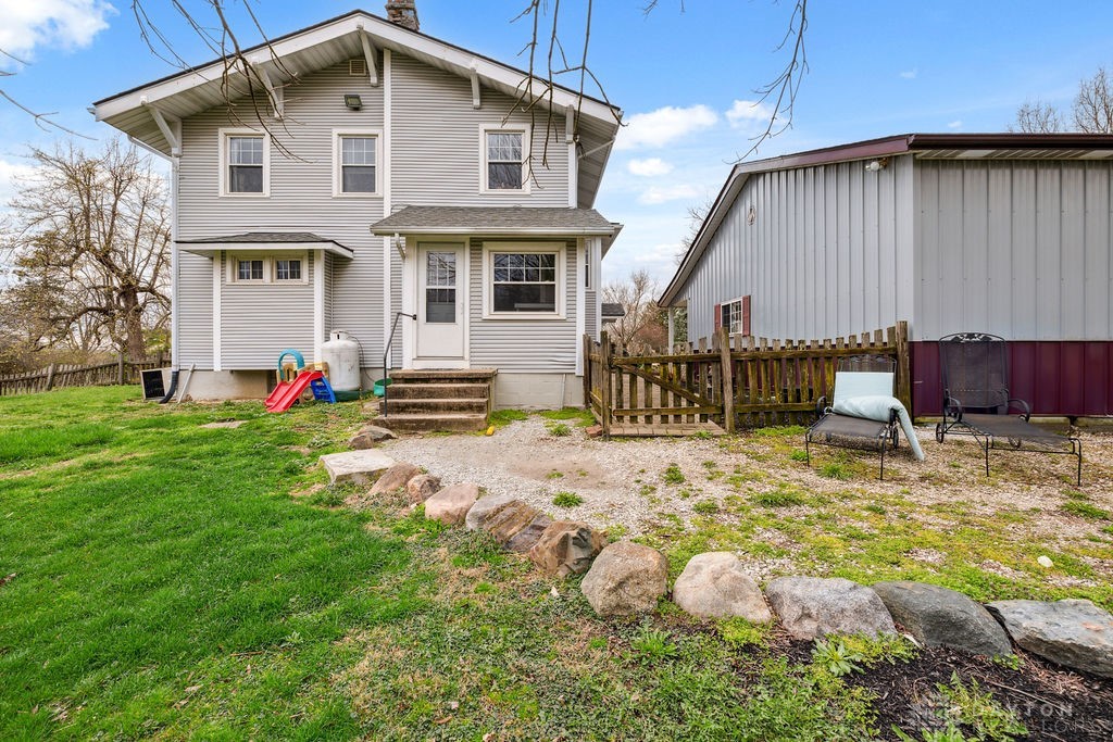 950 Old Springfield Road