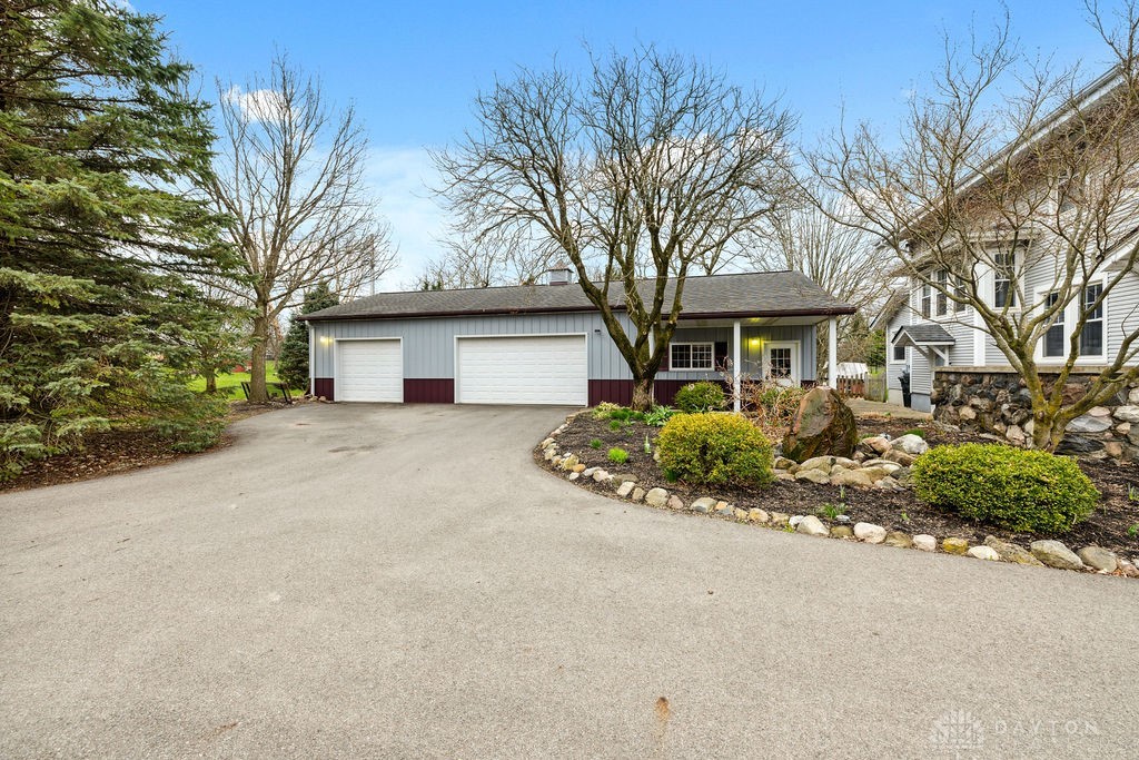 950 Old Springfield Road