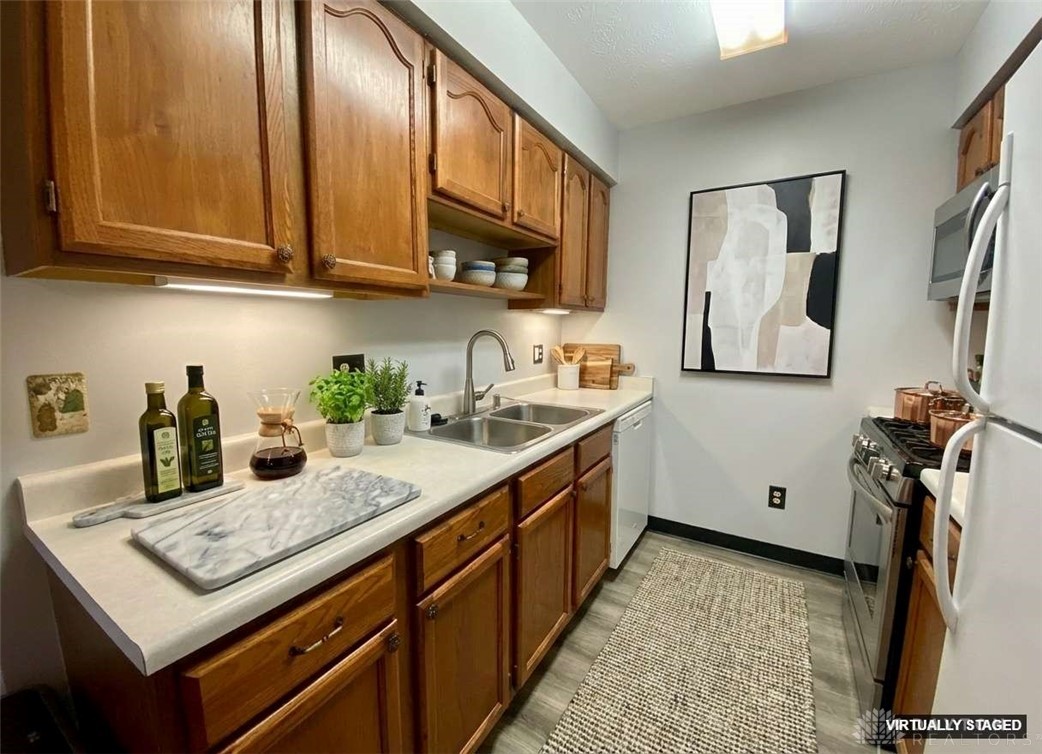 635 Kitrina Avenue B