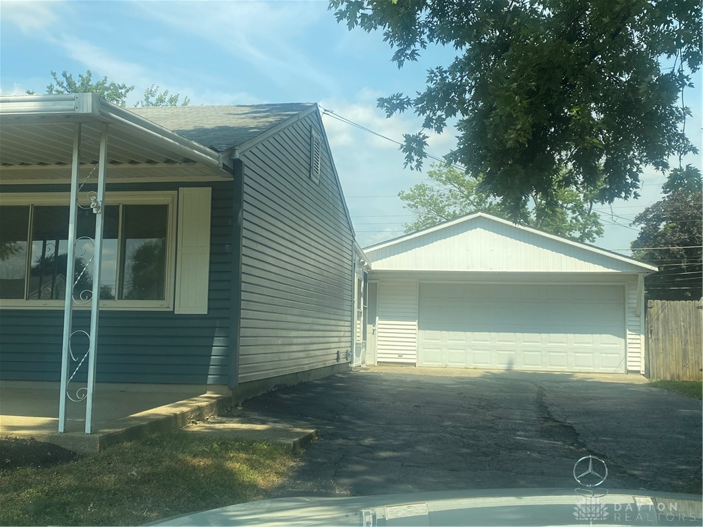 869 Spartan Avenue