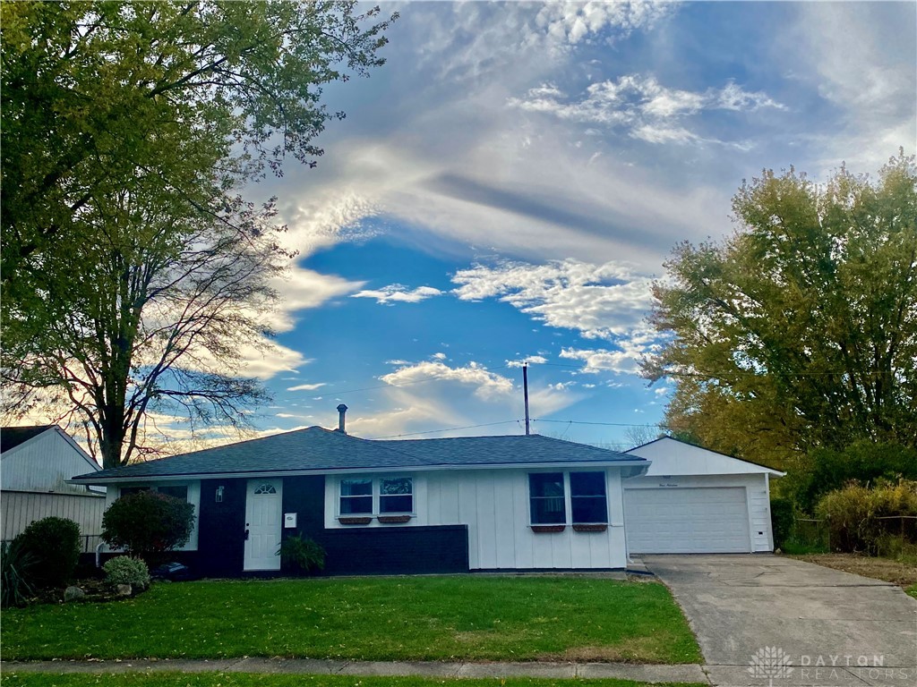 419 E Carpenter Drive
