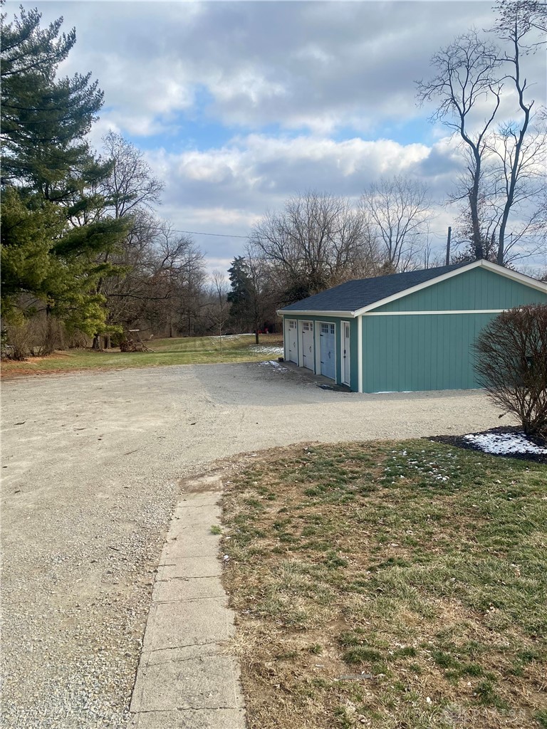 7415 S County Road 25a