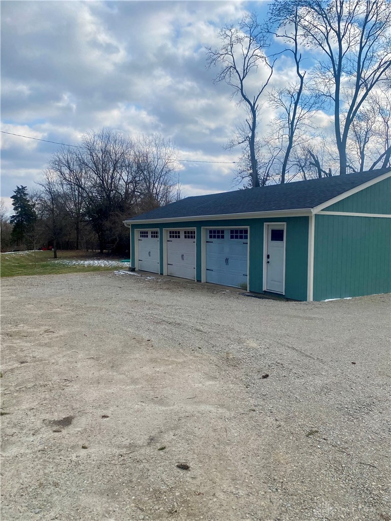 7415 S County Road 25a