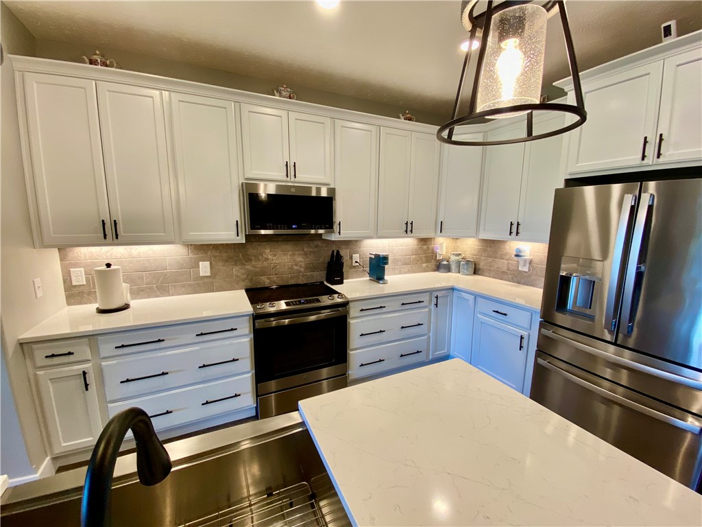 816 Brookwood Circle