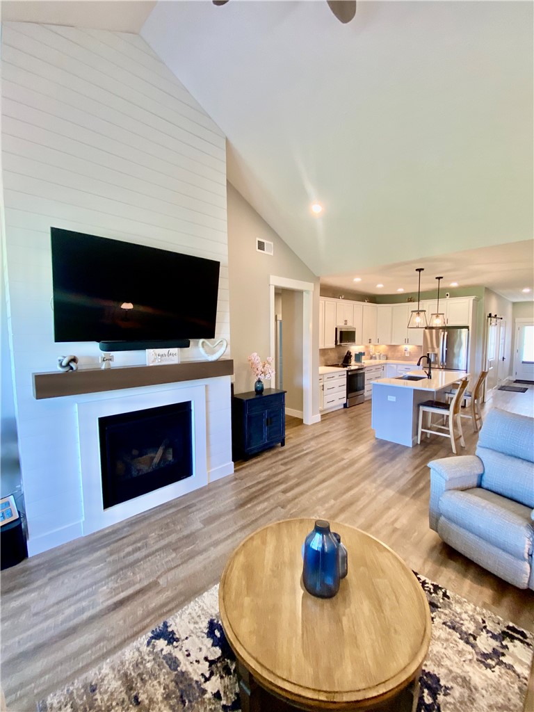 816 Brookwood Circle