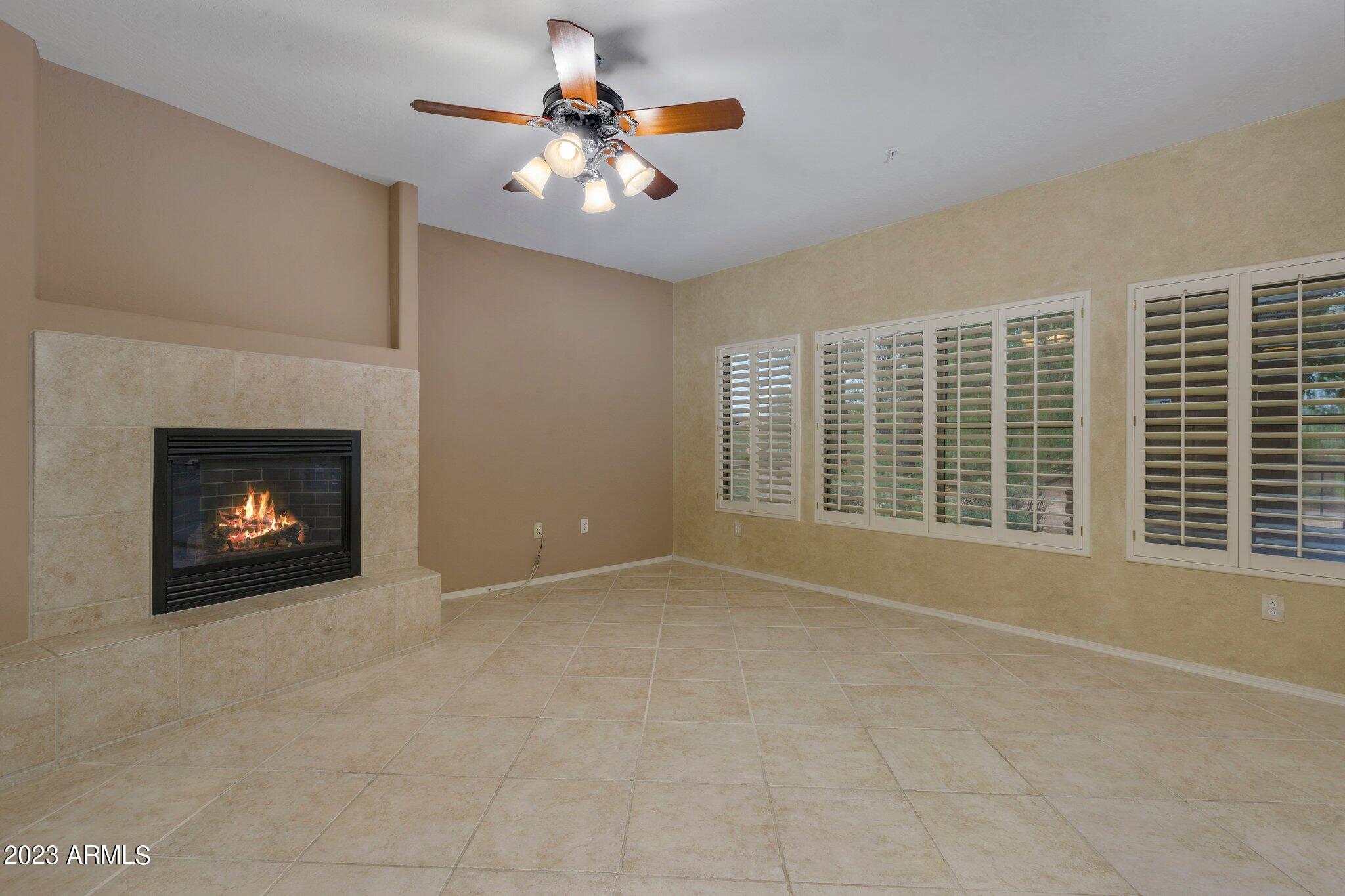 19700 N 76TH Street Unit: 1083