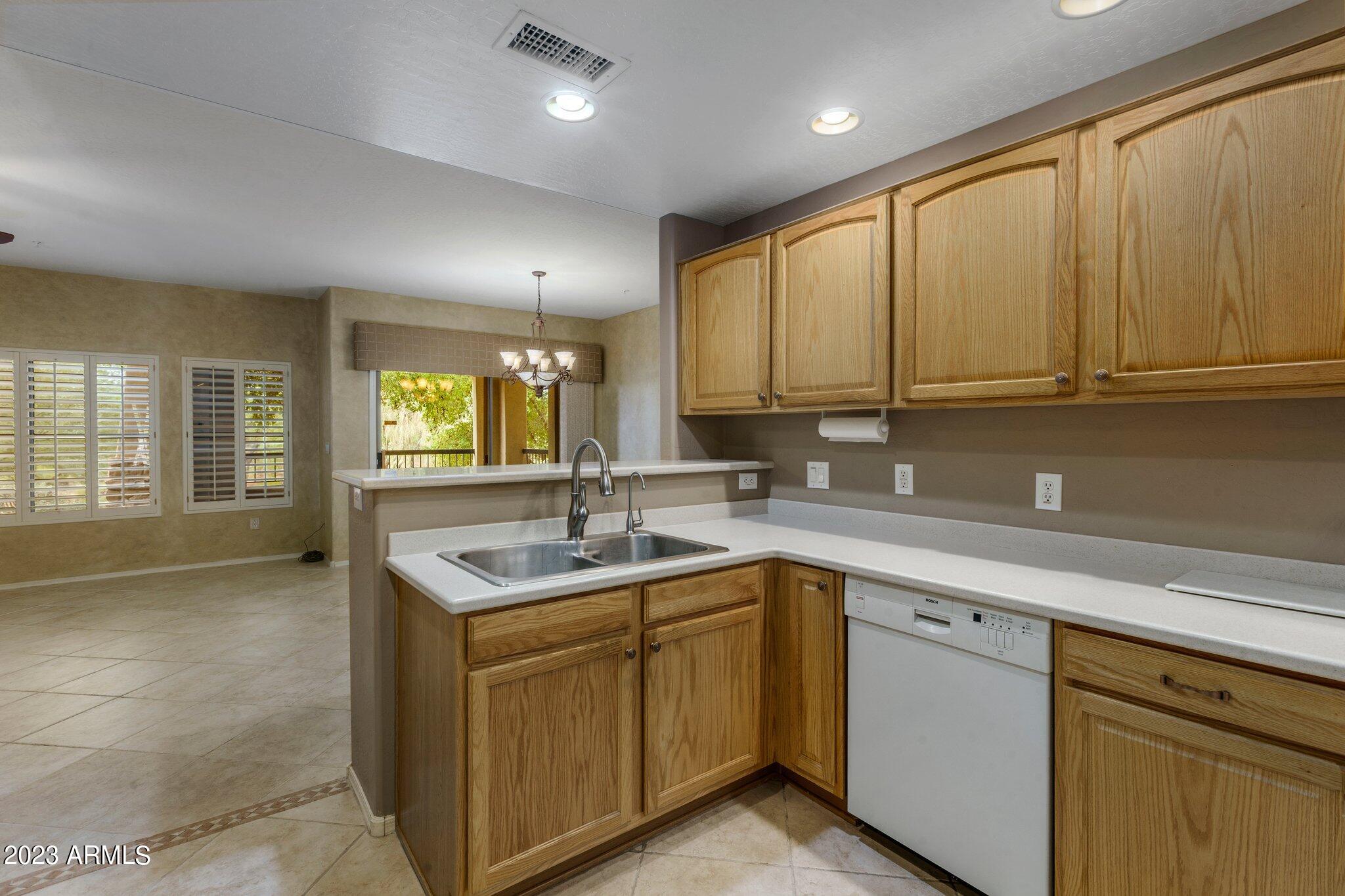 19700 N 76TH Street Unit: 1083