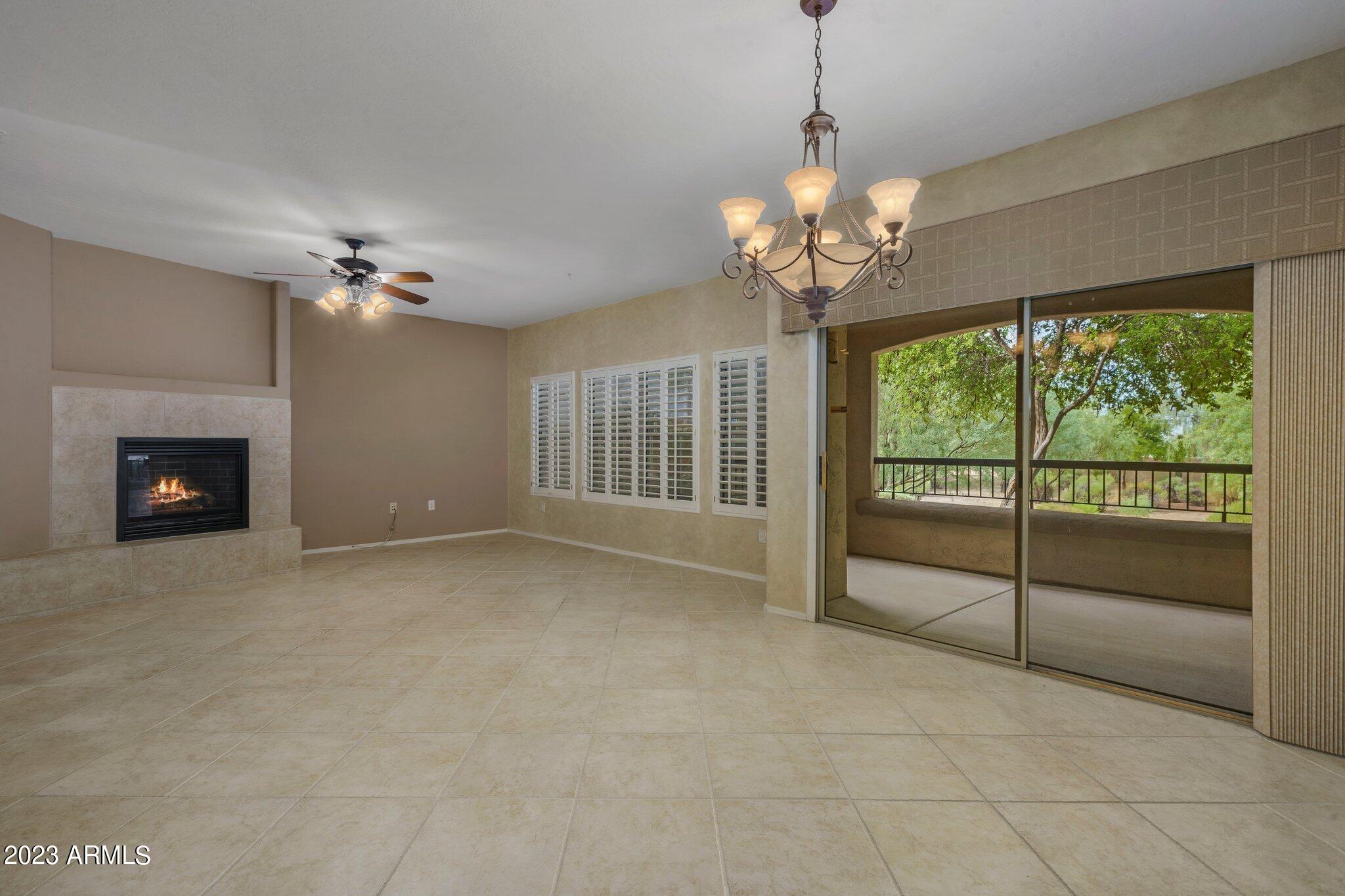 19700 N 76TH Street Unit: 1083