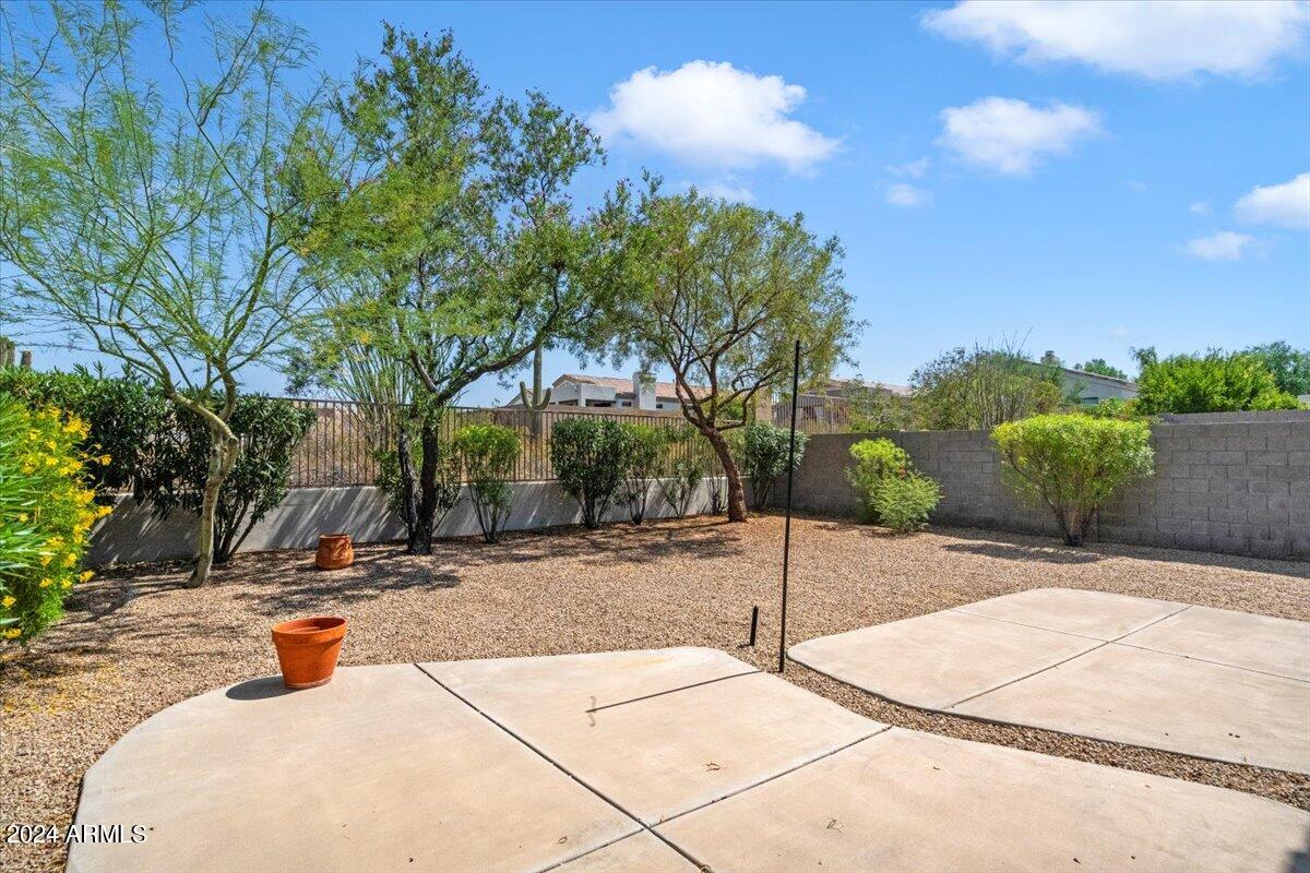8912 E CONQUISTADORES Drive