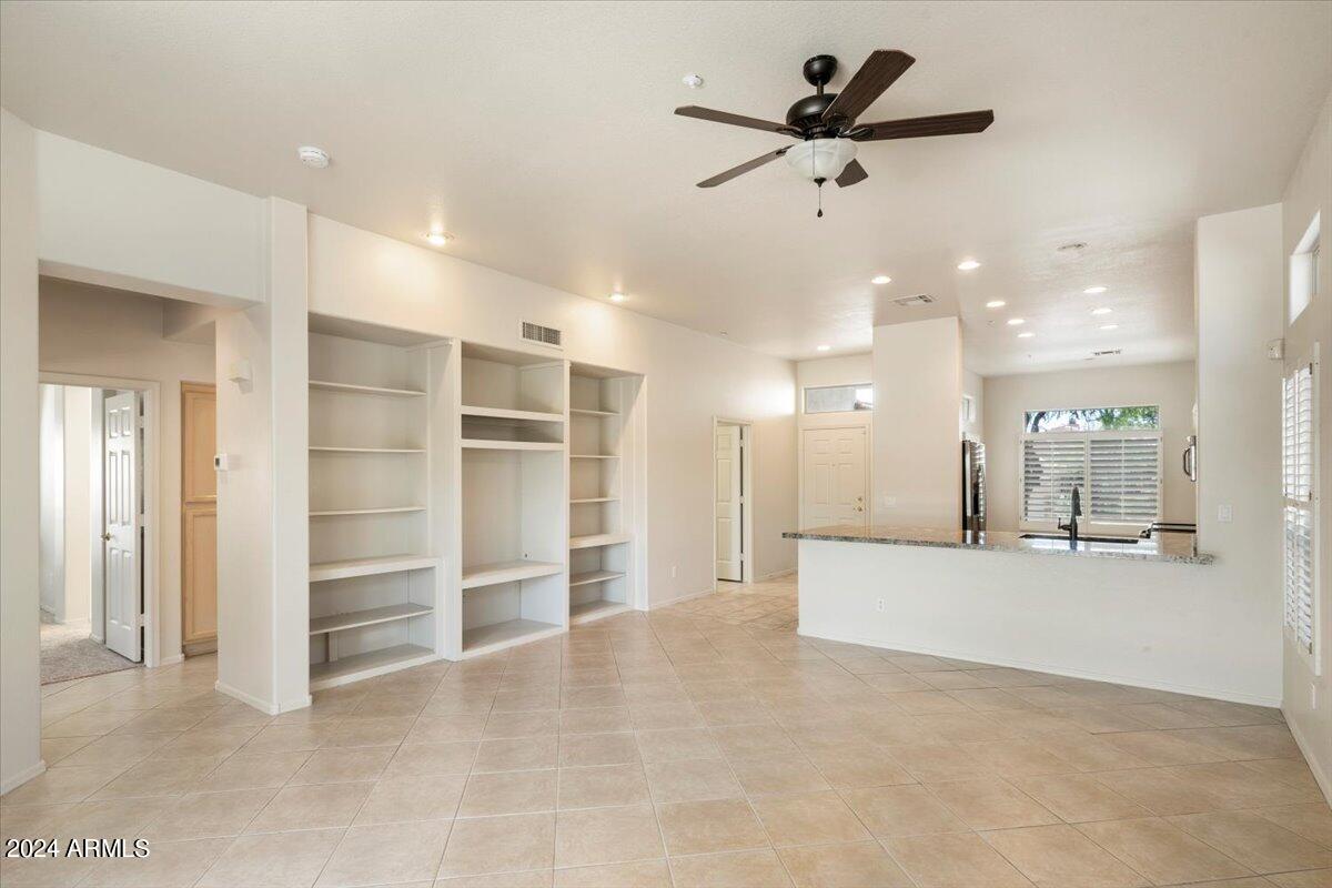 8912 E CONQUISTADORES Drive