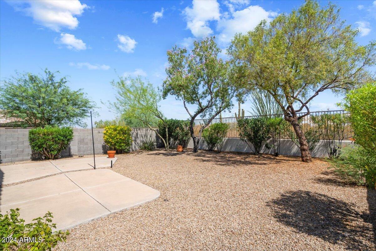 8912 E CONQUISTADORES Drive