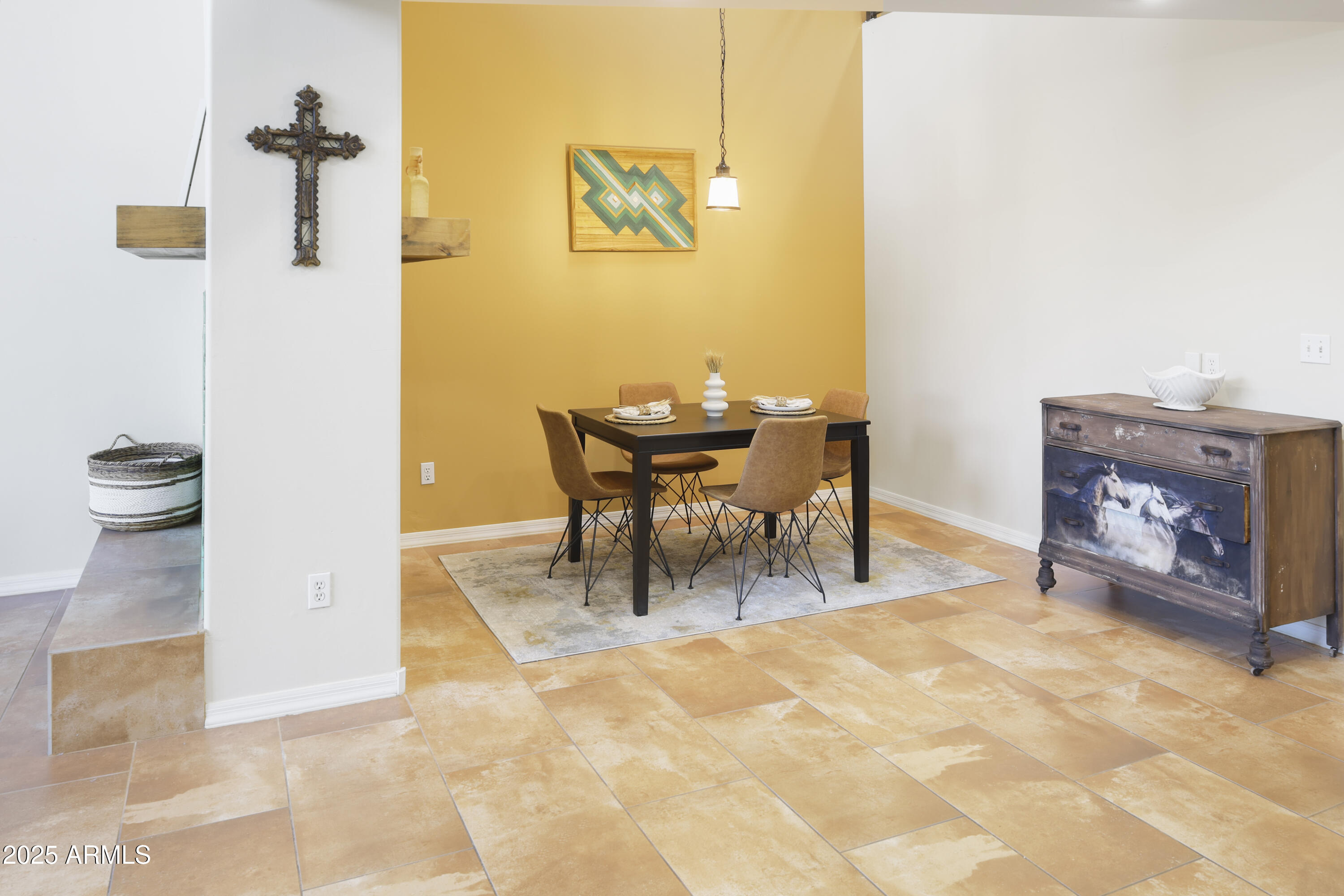 13022 N MOUNTAINSIDE Drive, B