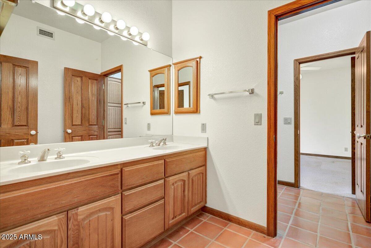 8139 E SANDS Drive