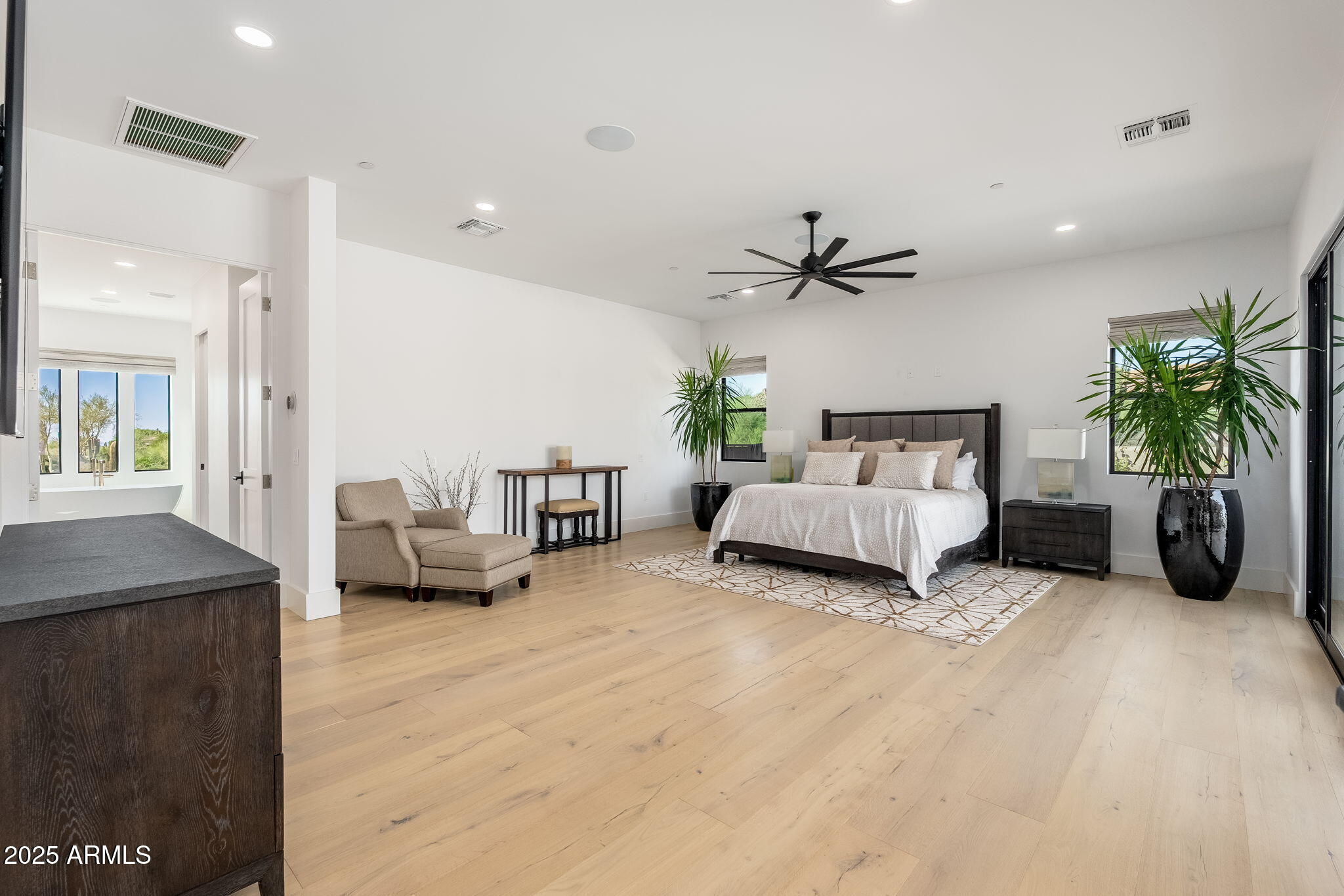 10160 E SADDLE HORN Trail