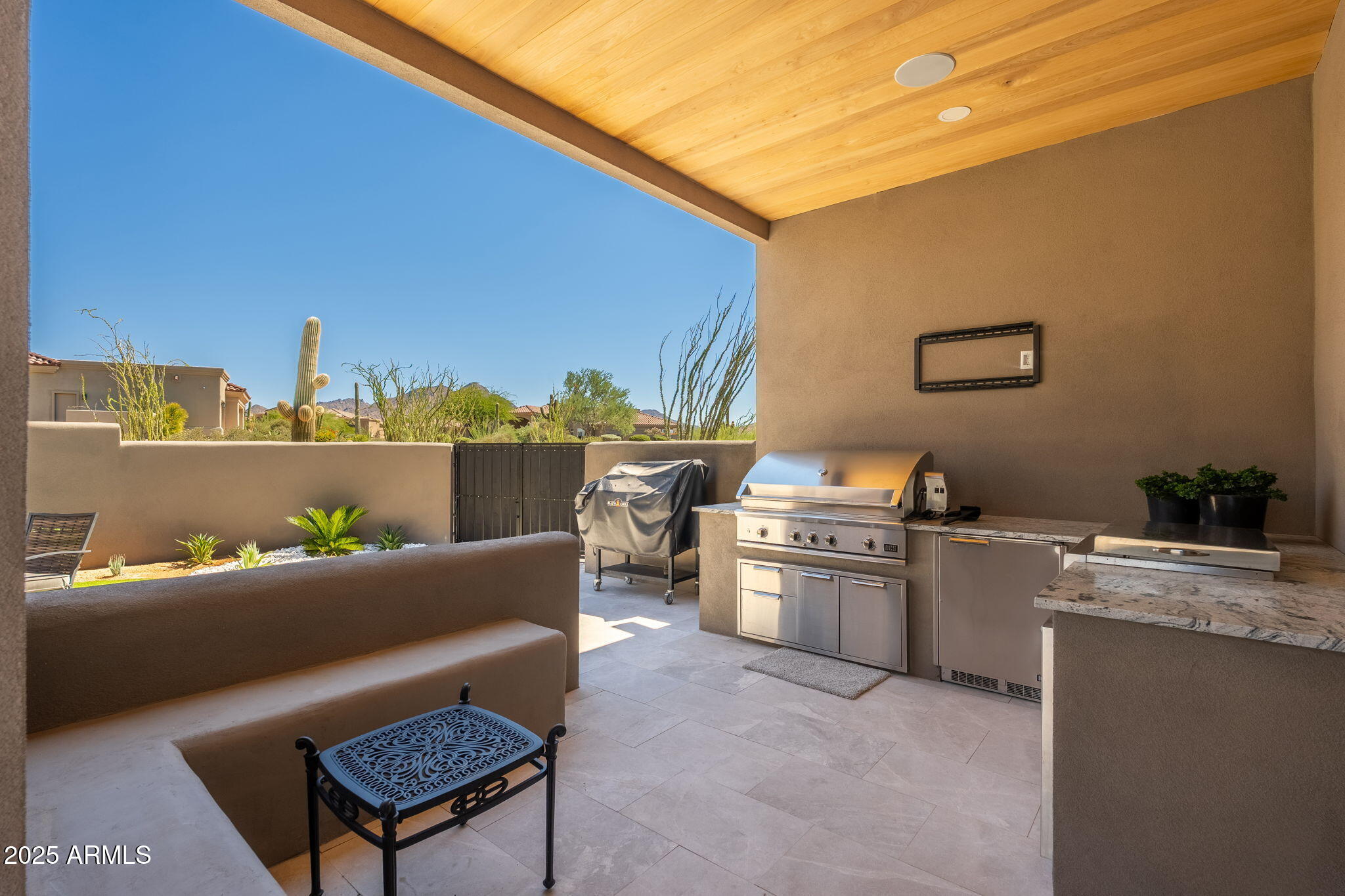 10160 E SADDLE HORN Trail