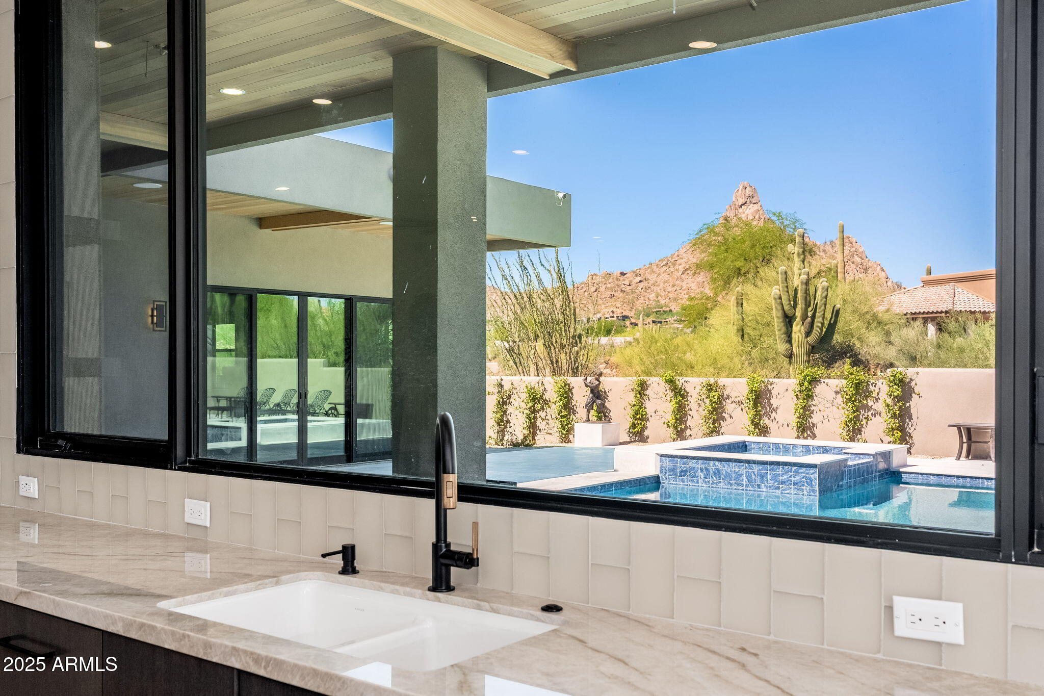 10160 E SADDLE HORN Trail