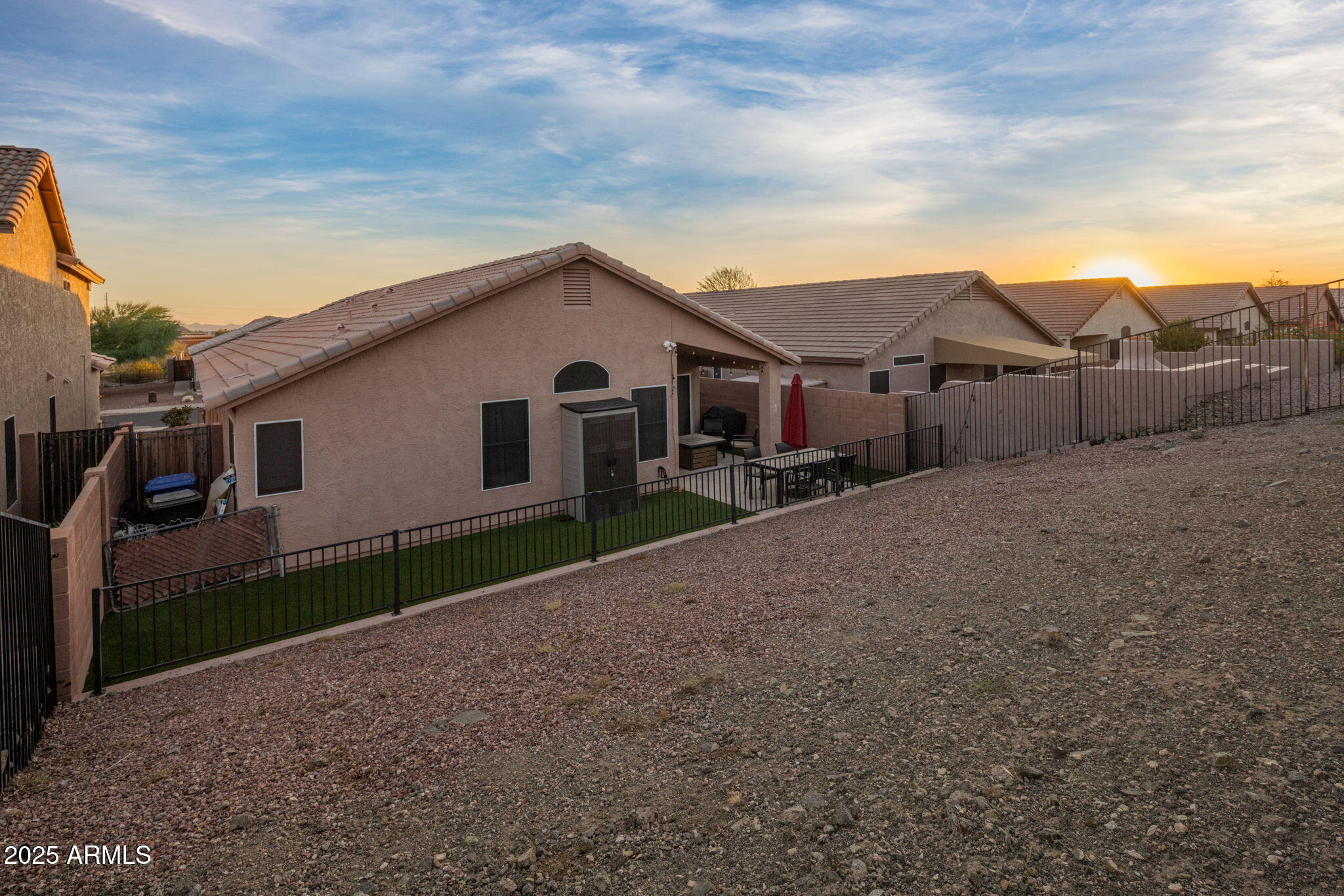 1922 E SIESTA Lane