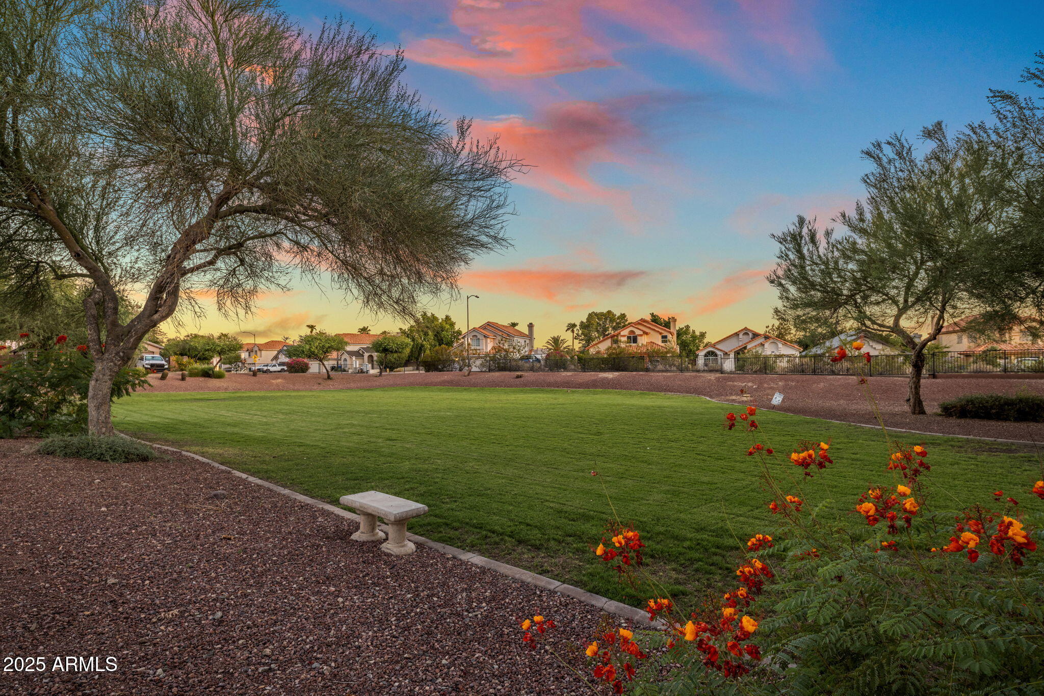 1922 E SIESTA Lane