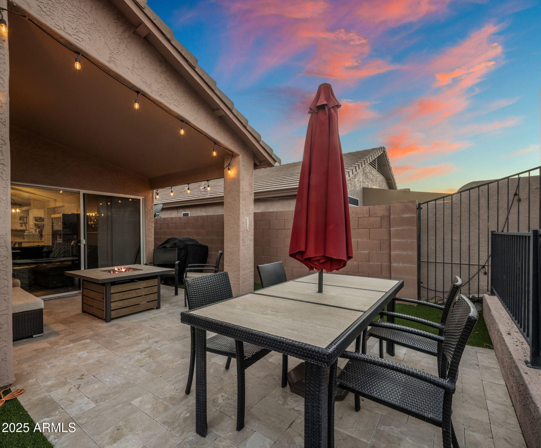 1922 E SIESTA Lane