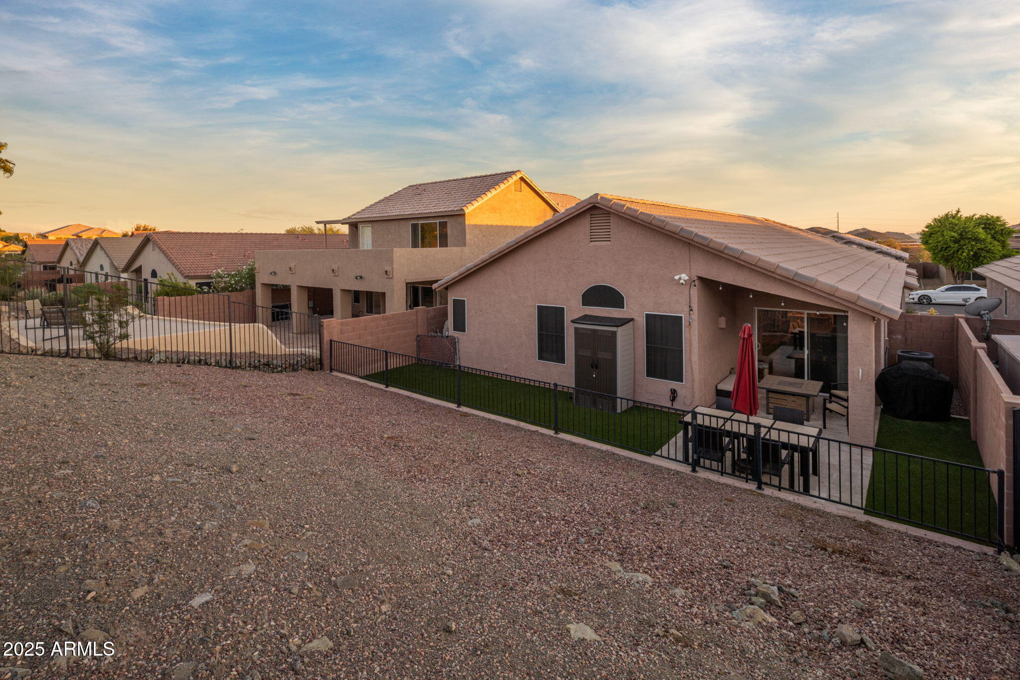 1922 E SIESTA Lane