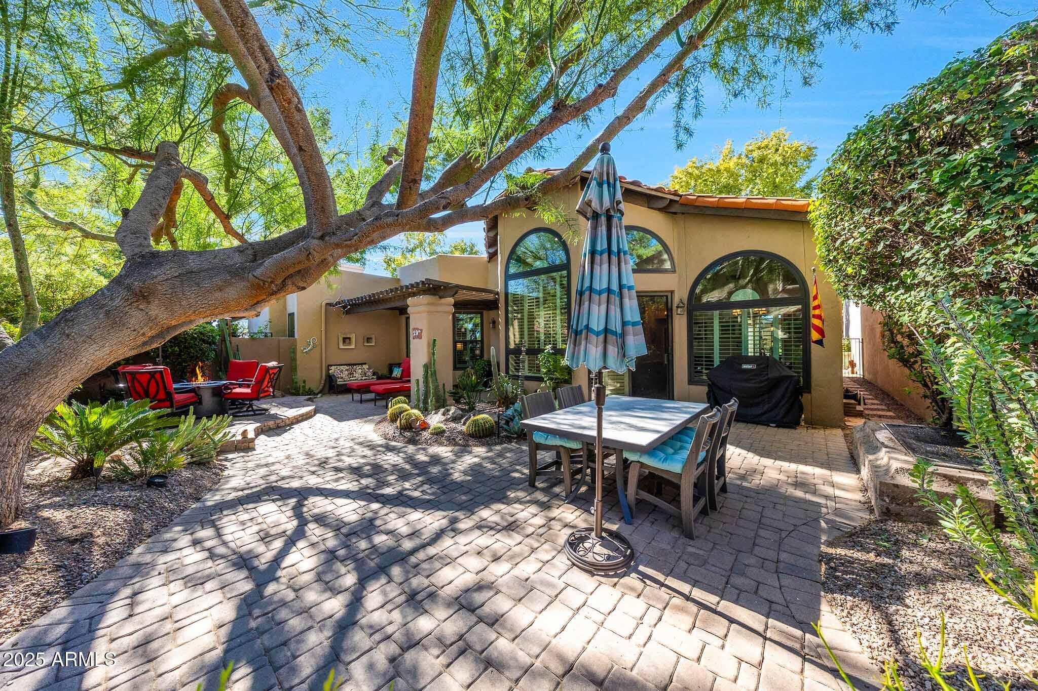 11437 N 40TH Place