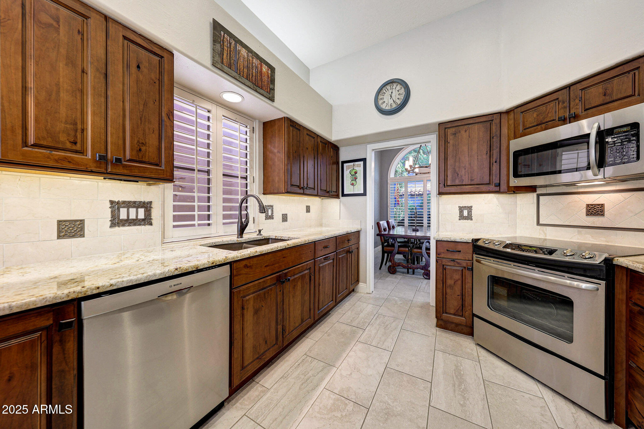 11437 N 40TH Place