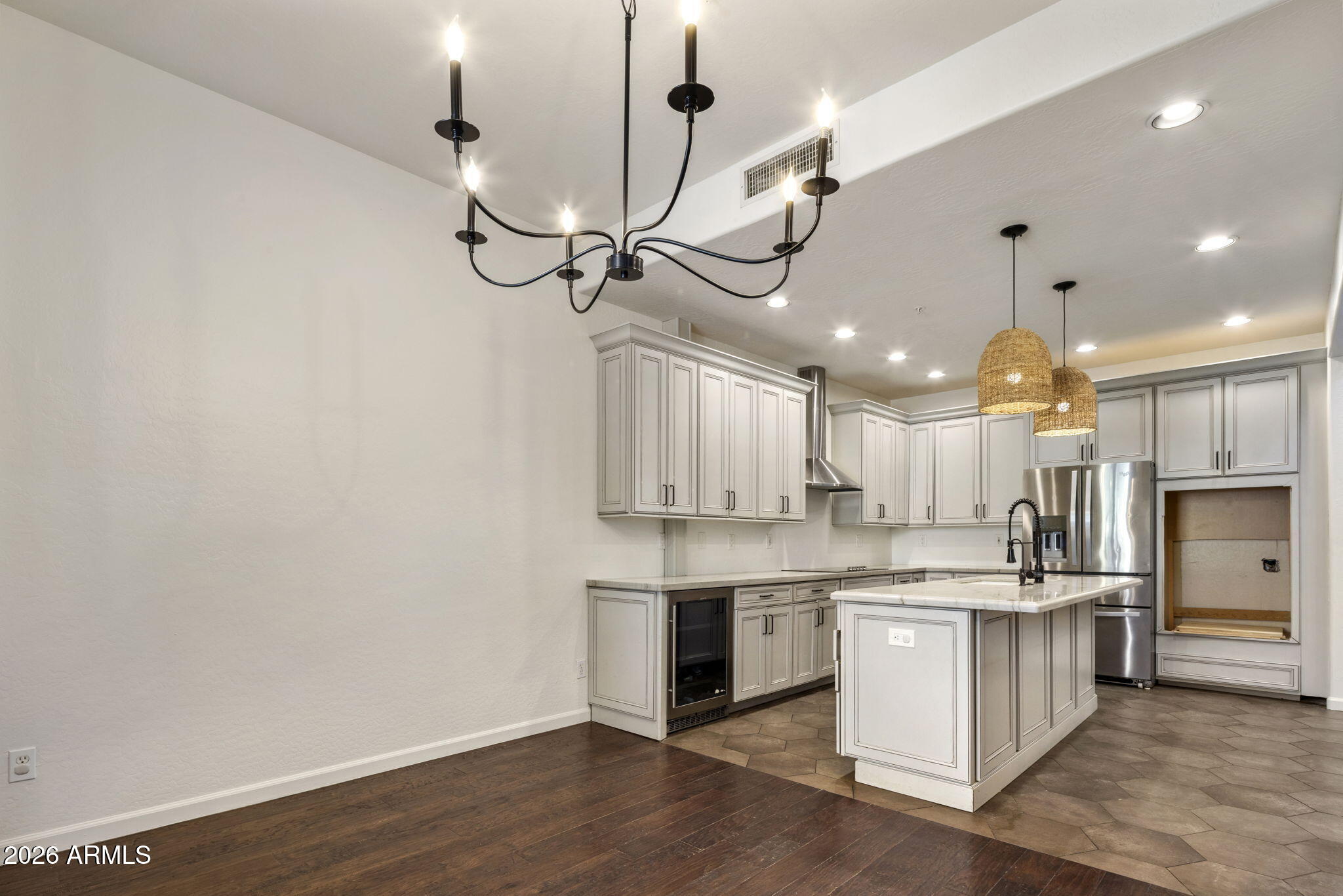 20802 N GRAYHAWK Drive 1022
