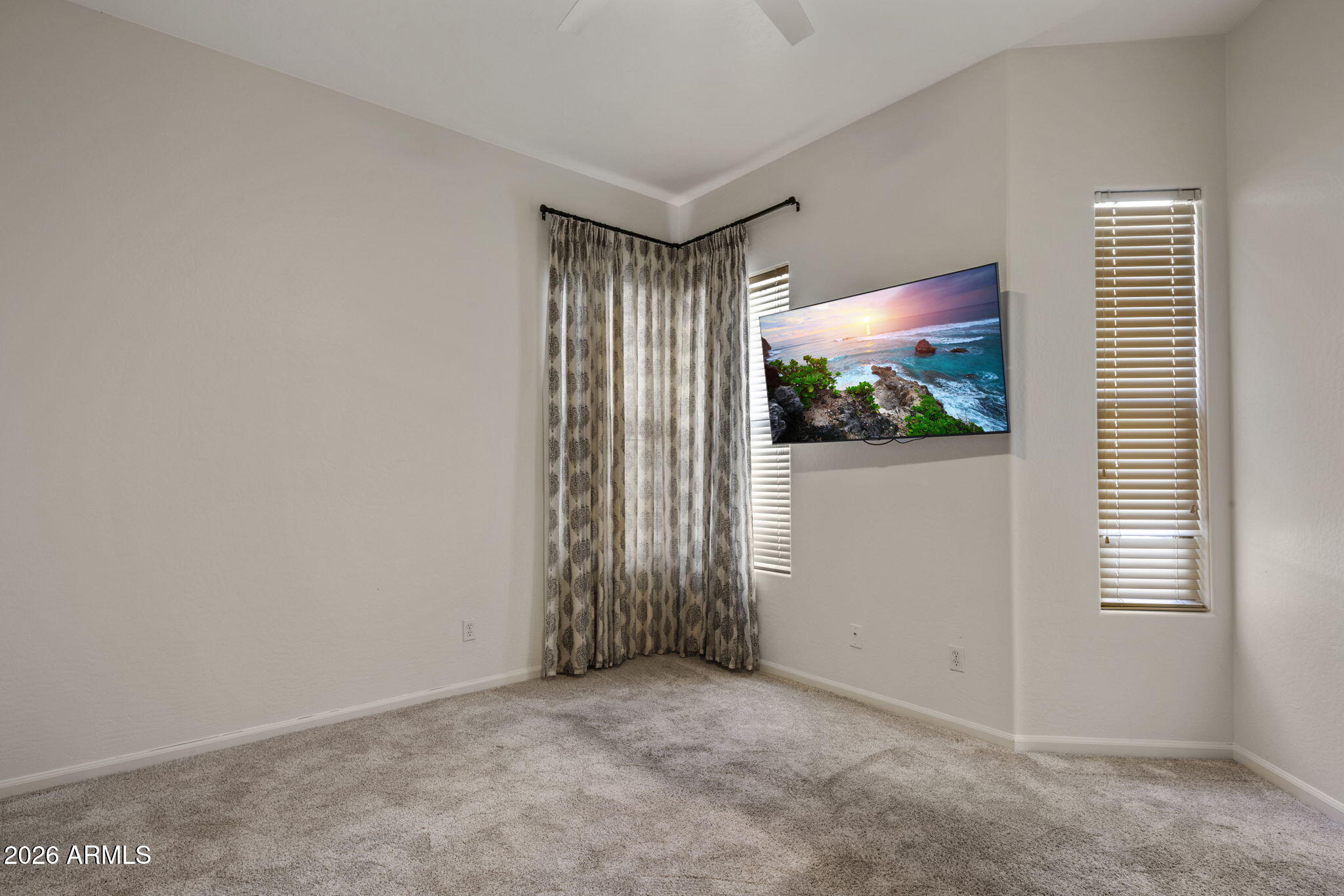 20802 N GRAYHAWK Drive 1022
