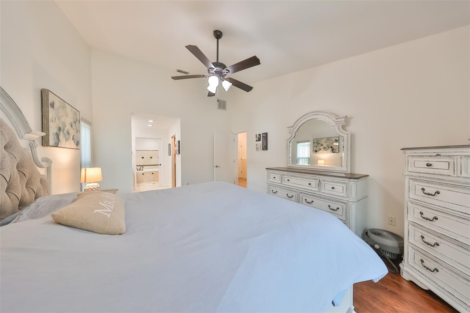 5836 WINDERMERE DR