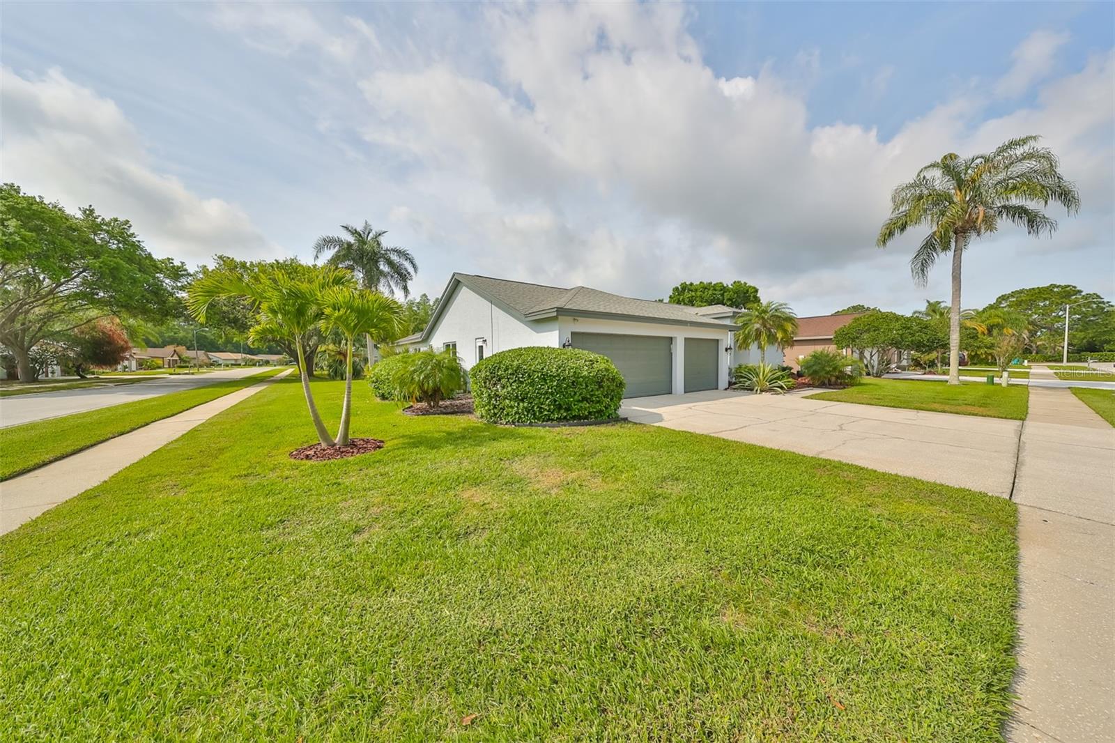 5836 WINDERMERE DR