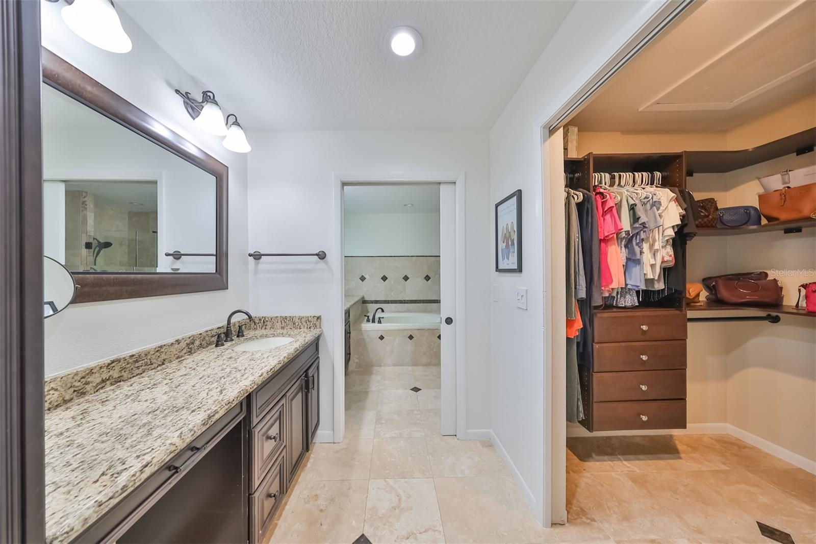 5836 WINDERMERE DR