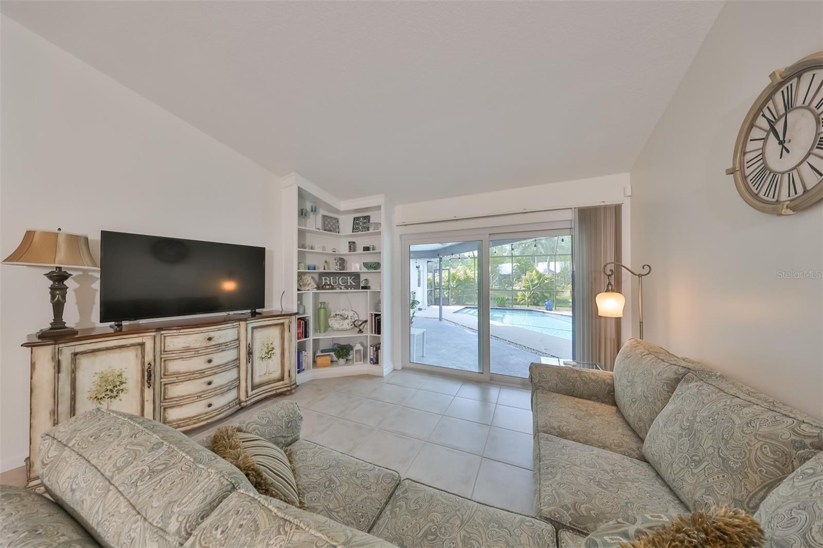 5836 WINDERMERE DR