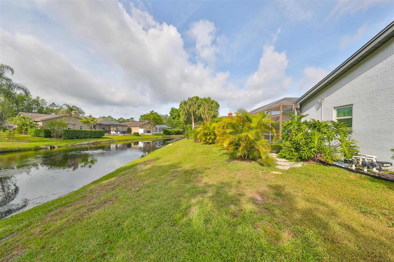 5836 WINDERMERE DR