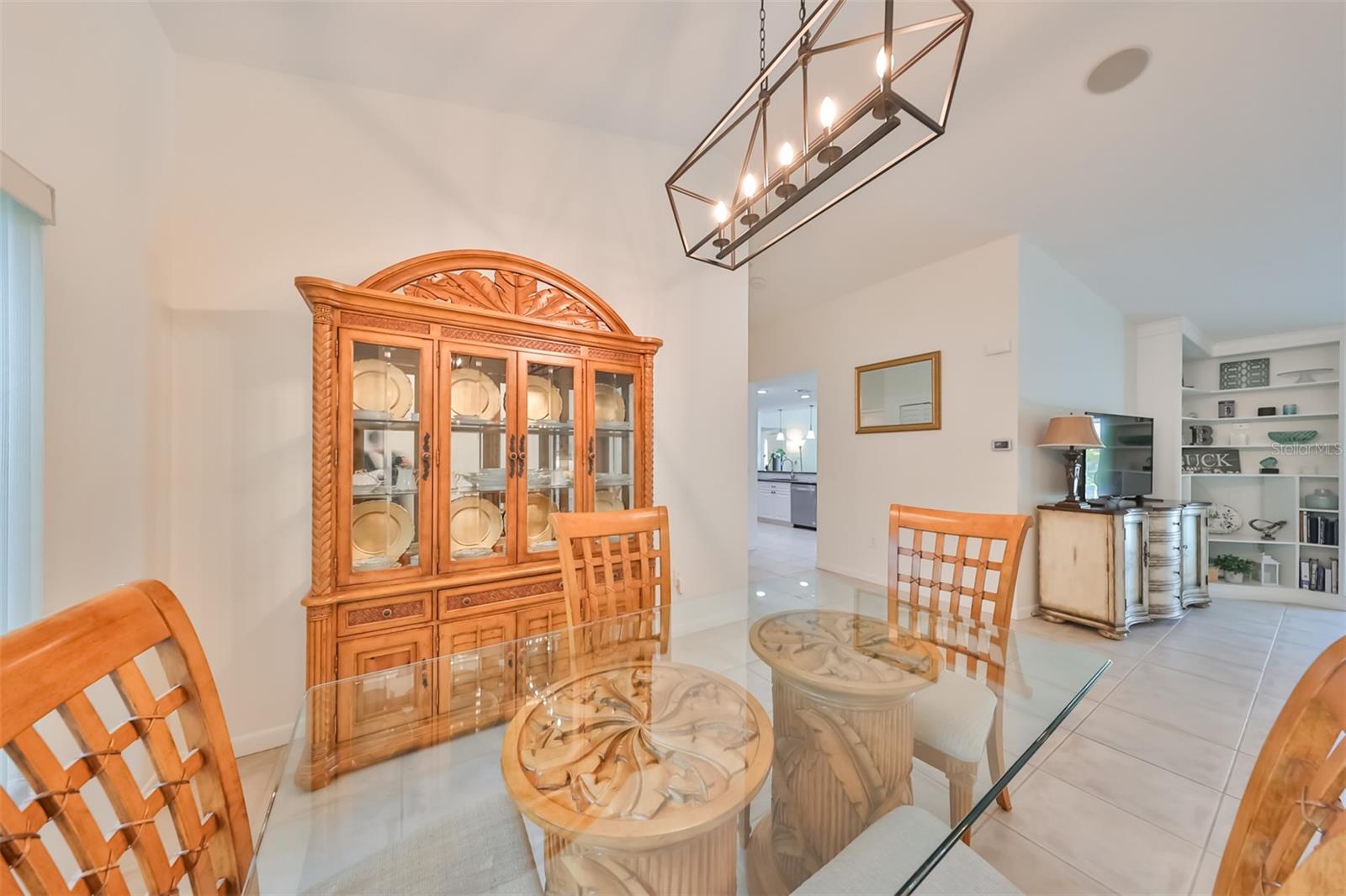5836 WINDERMERE DR