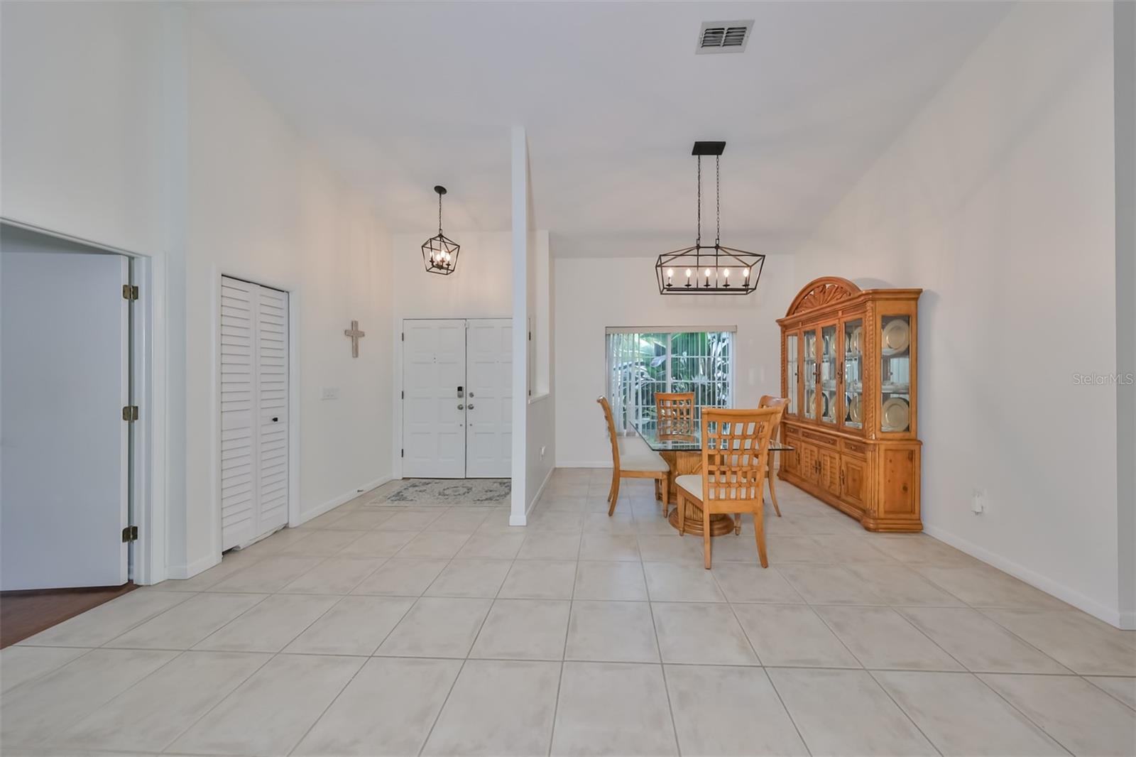 5836 WINDERMERE DR
