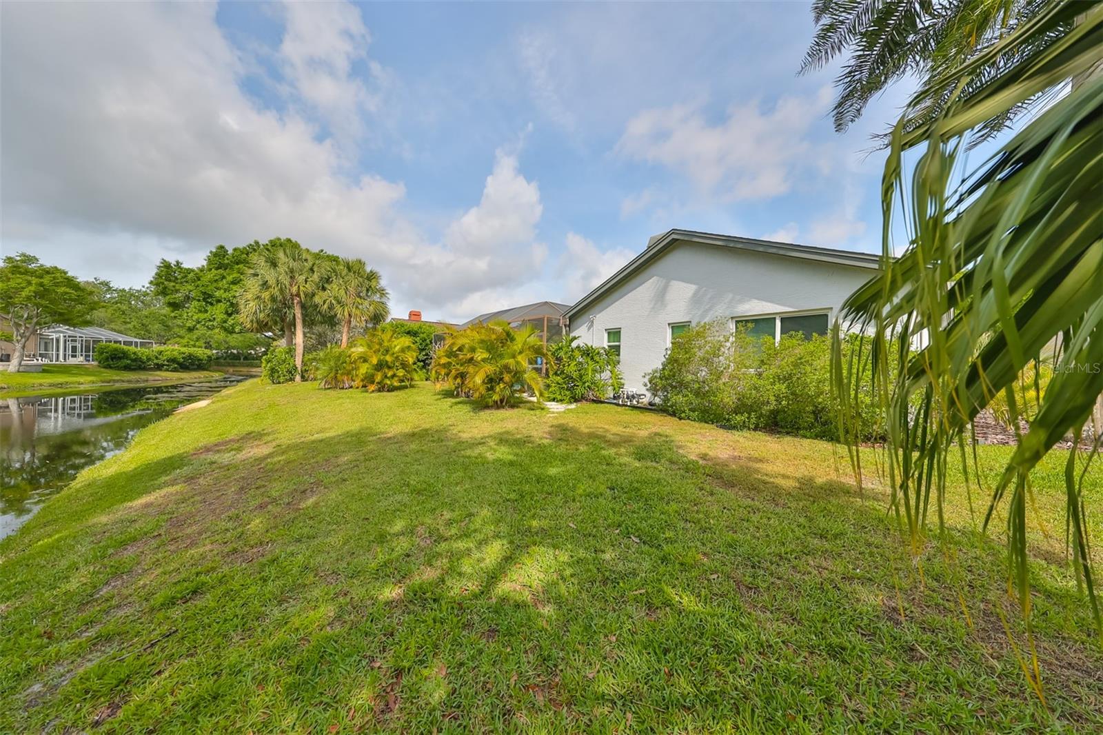 5836 WINDERMERE DR