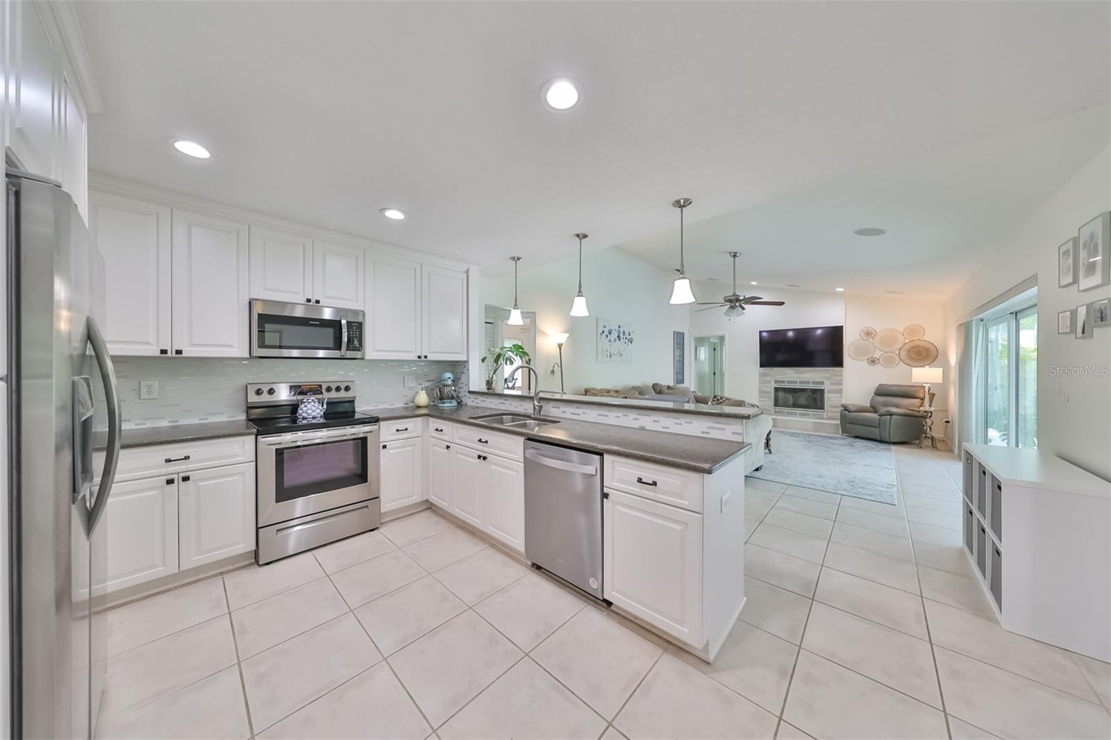 5836 WINDERMERE DR