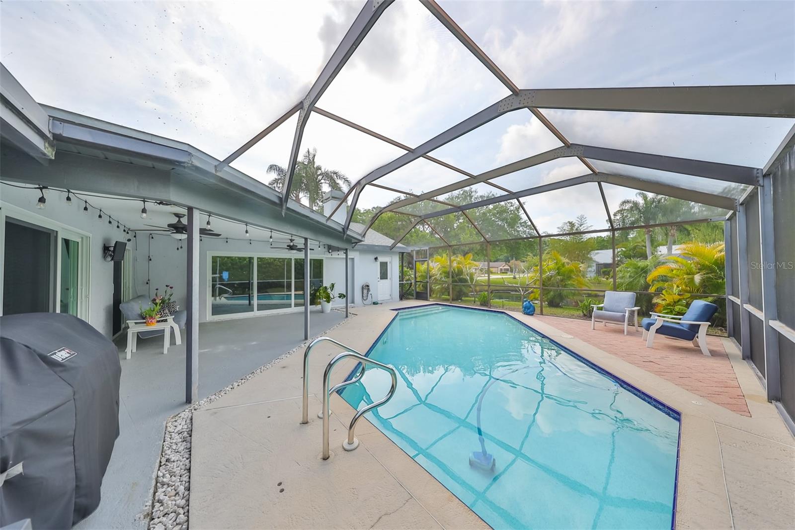 5836 WINDERMERE DR